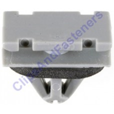 GM ROCKER MOULDING CLIPS WITH SEALER, CHRYSLER